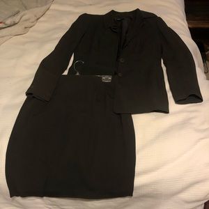 Women’s suit, jacket size 10, skirt size 8, episode